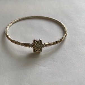 Authentic Preowned Pandora Snowflake Clasp Mesh Bracelet Shine Bright Silver ALE